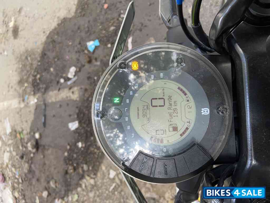 Black Husqvarna Svartpilen 250 Black Husqvarna Svartpilen 250