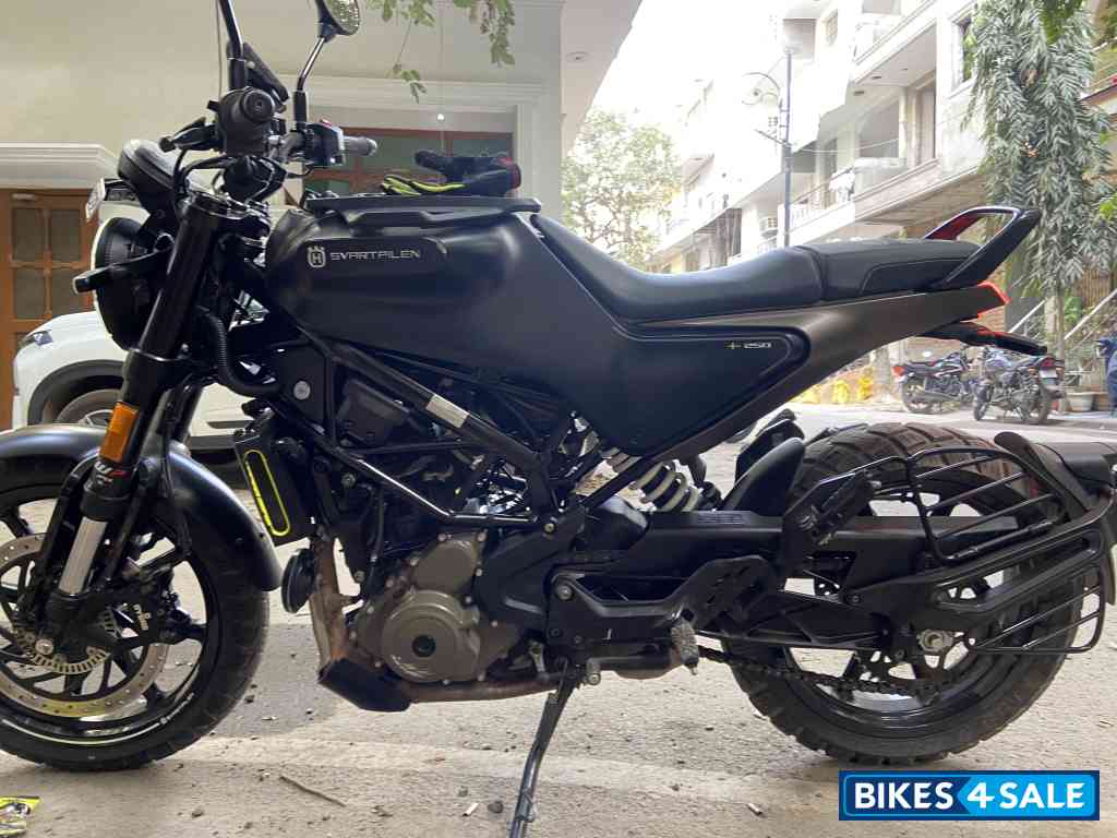 Black Husqvarna Svartpilen 250 Black Husqvarna Svartpilen 250