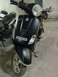 Black Vespa VXL 150
