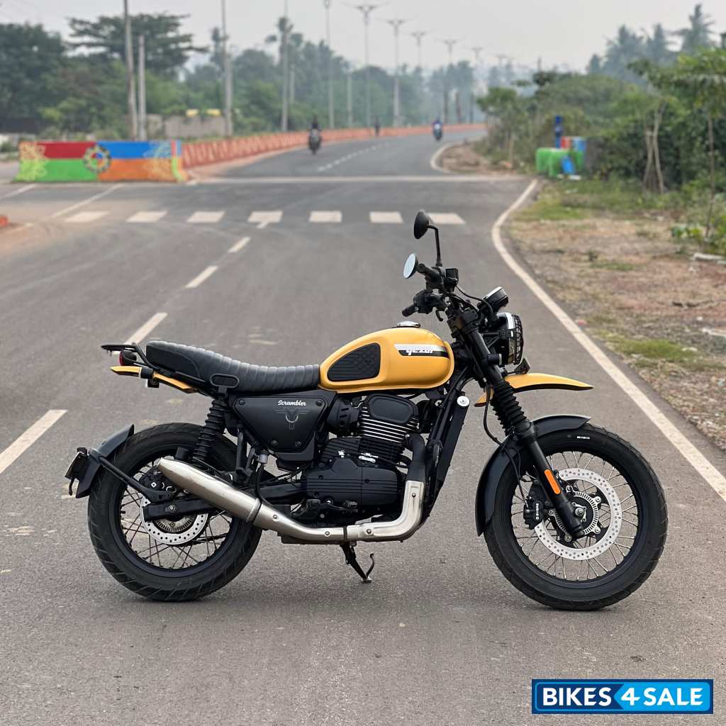 Yelling Yellow Yezdi Scrambler Single Tone