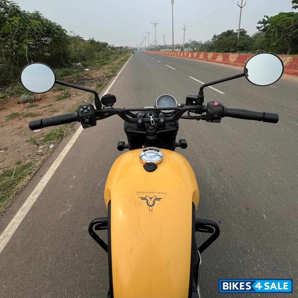 Yelling Yellow Yezdi Scrambler Single Tone