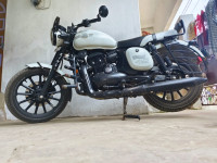 Jawa 42 Dual Tone 2022 Model
