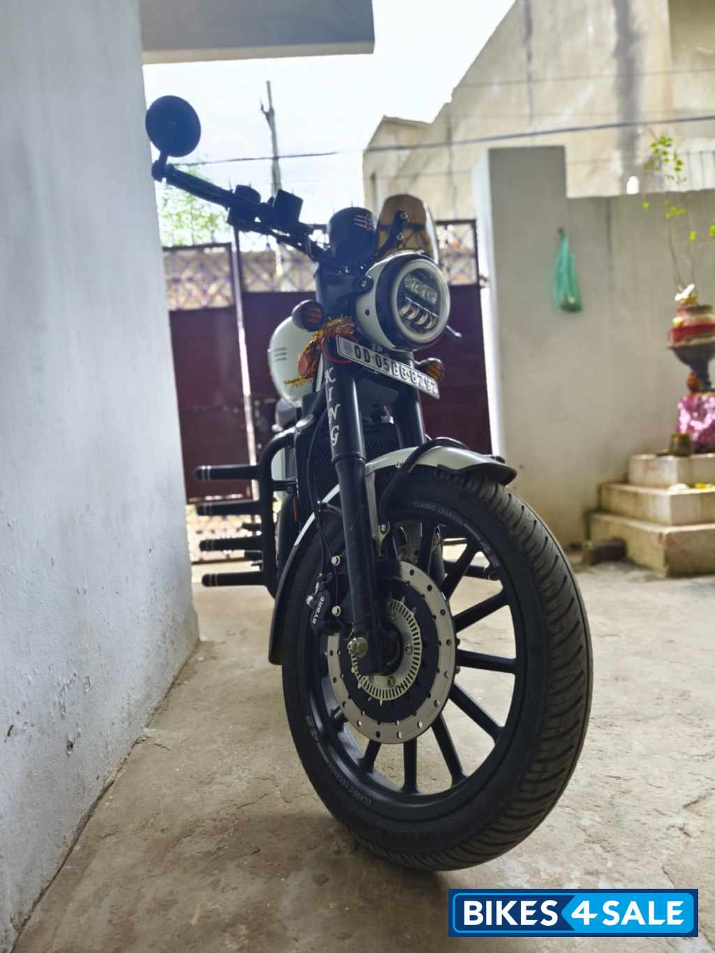 White Jawa 42 Dual Tone