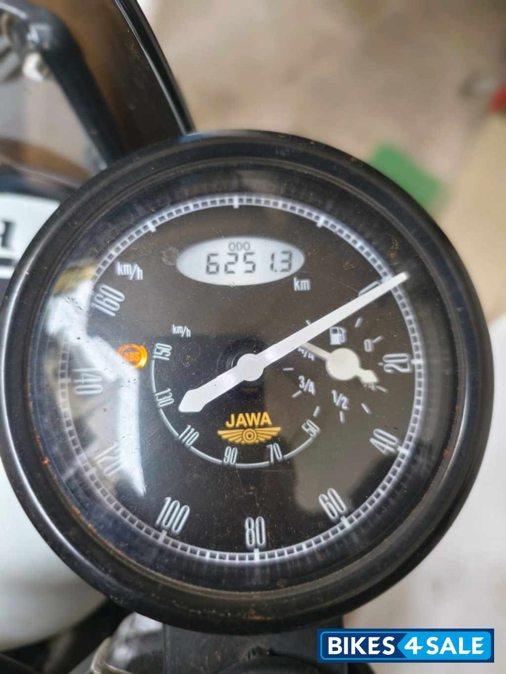 White Jawa 42 Dual Tone