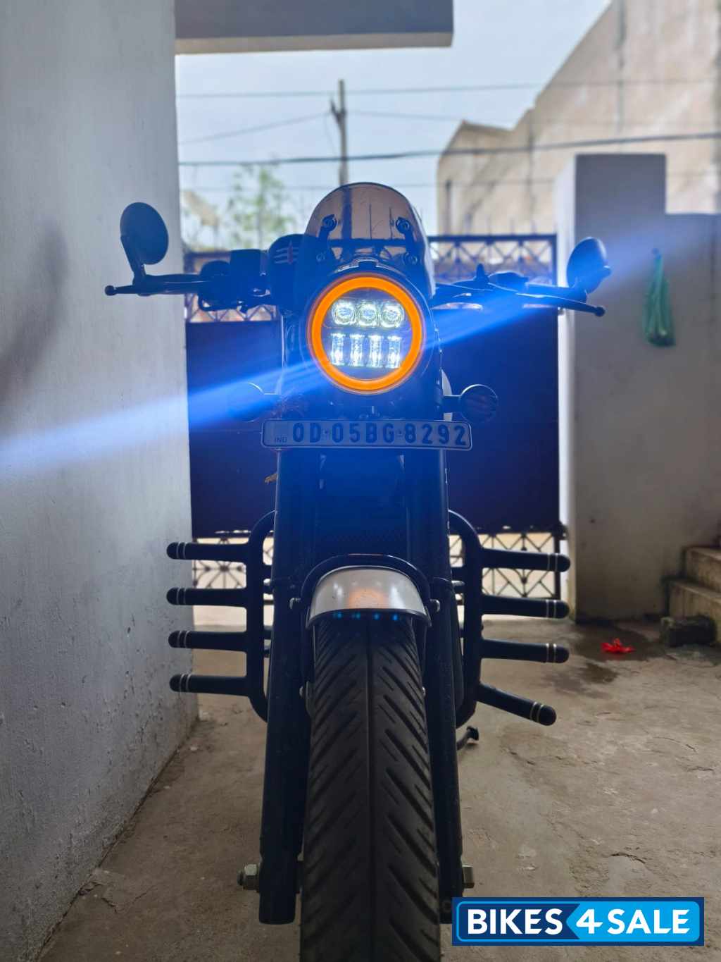 White Jawa 42 Dual Tone