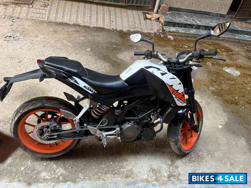 KTM Duke 200