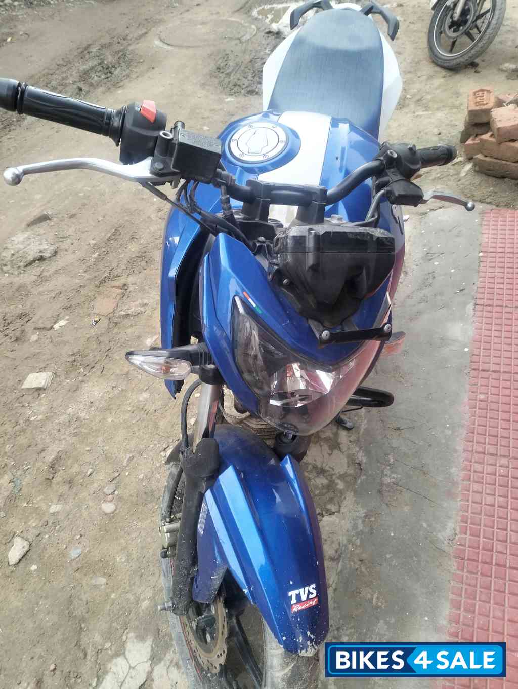 TVS Apache RTR 160 4V