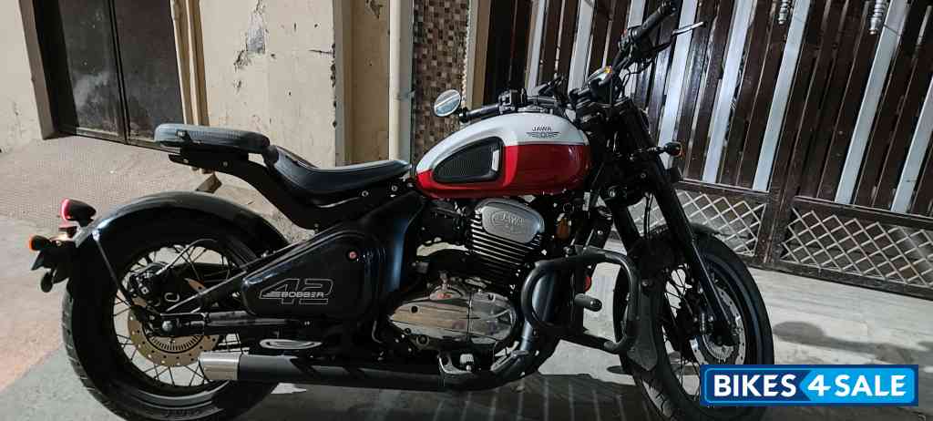 Jawa 42 Bobber Dual Channel ABS Jawa 42 Bobber Dual Channel ABS