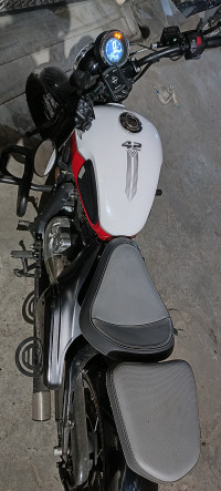 Jawa 42 Bobber Dual Channel ABS