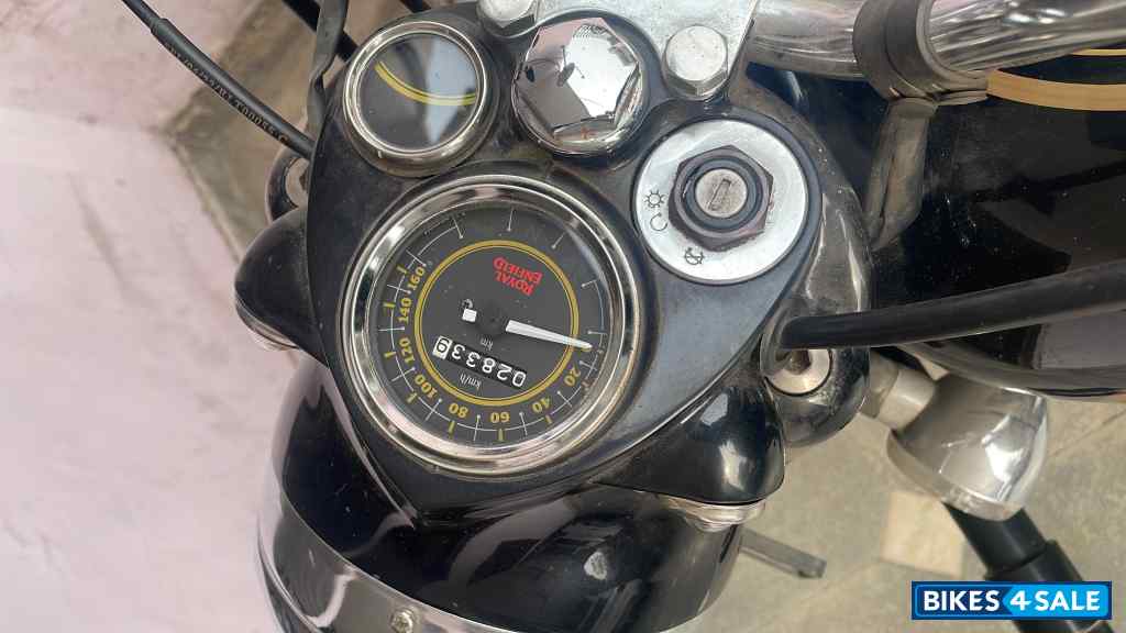 Black Royal Enfield Bullet Standard 350