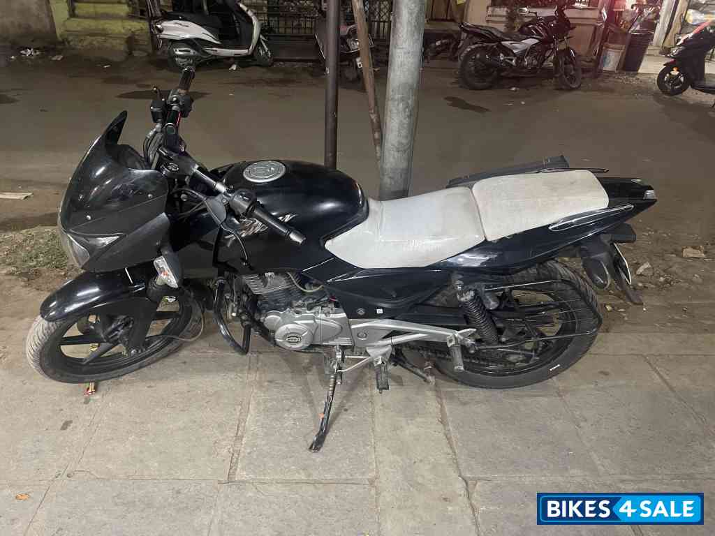Black Bajaj Pulsar 180 DTSi