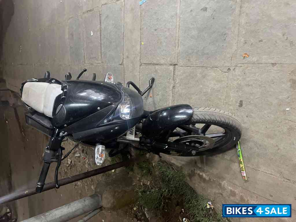 Black Bajaj Pulsar 180 DTSi