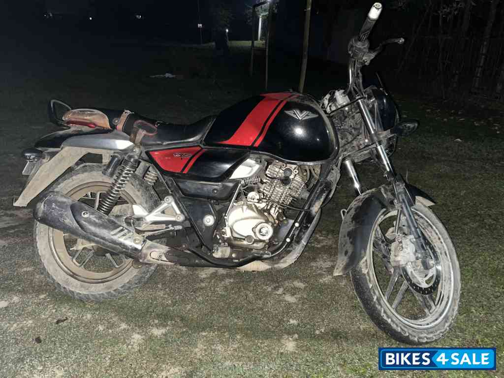 Bajaj V15
