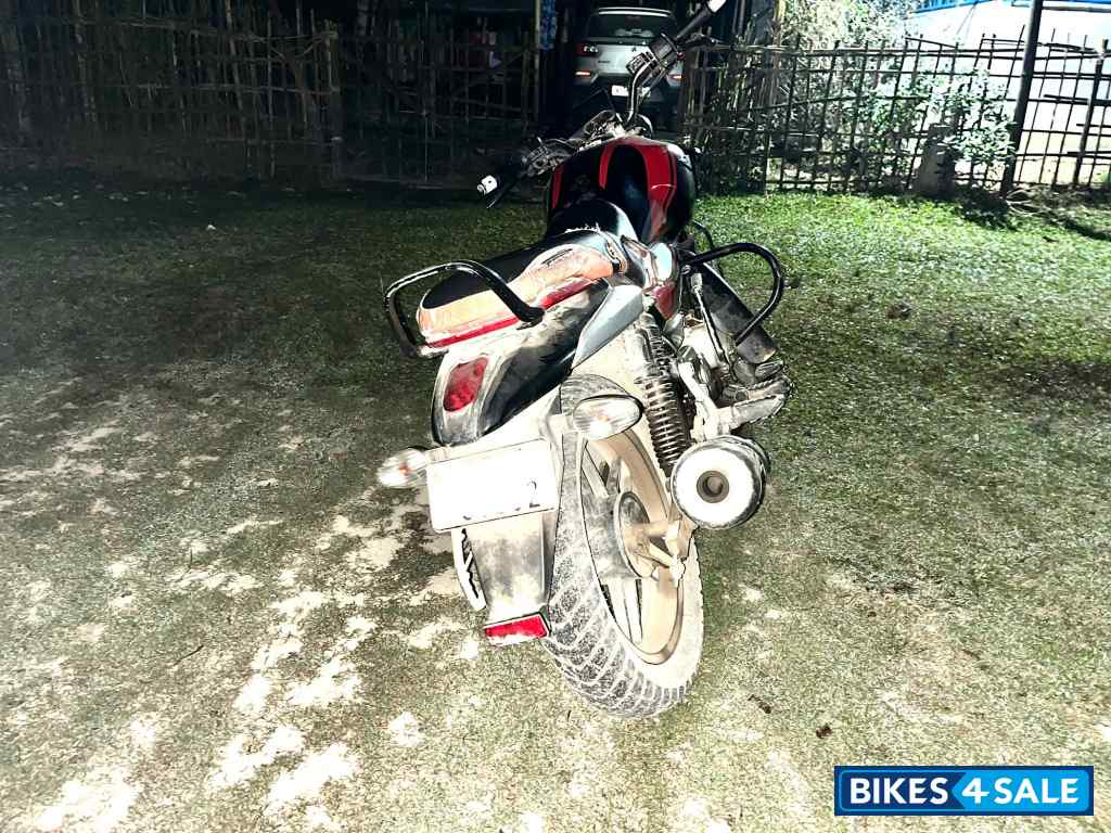 Bajaj V15