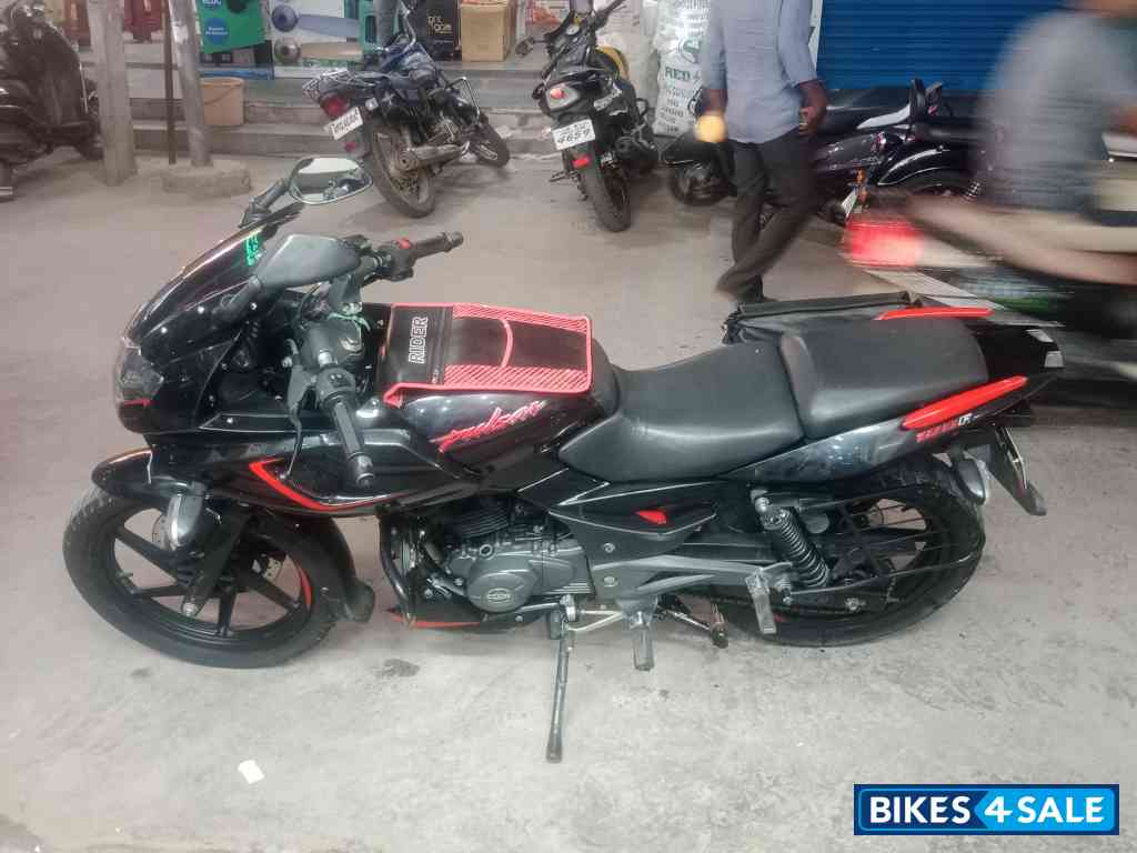 Bajaj Pulsar 180F Neon BS6