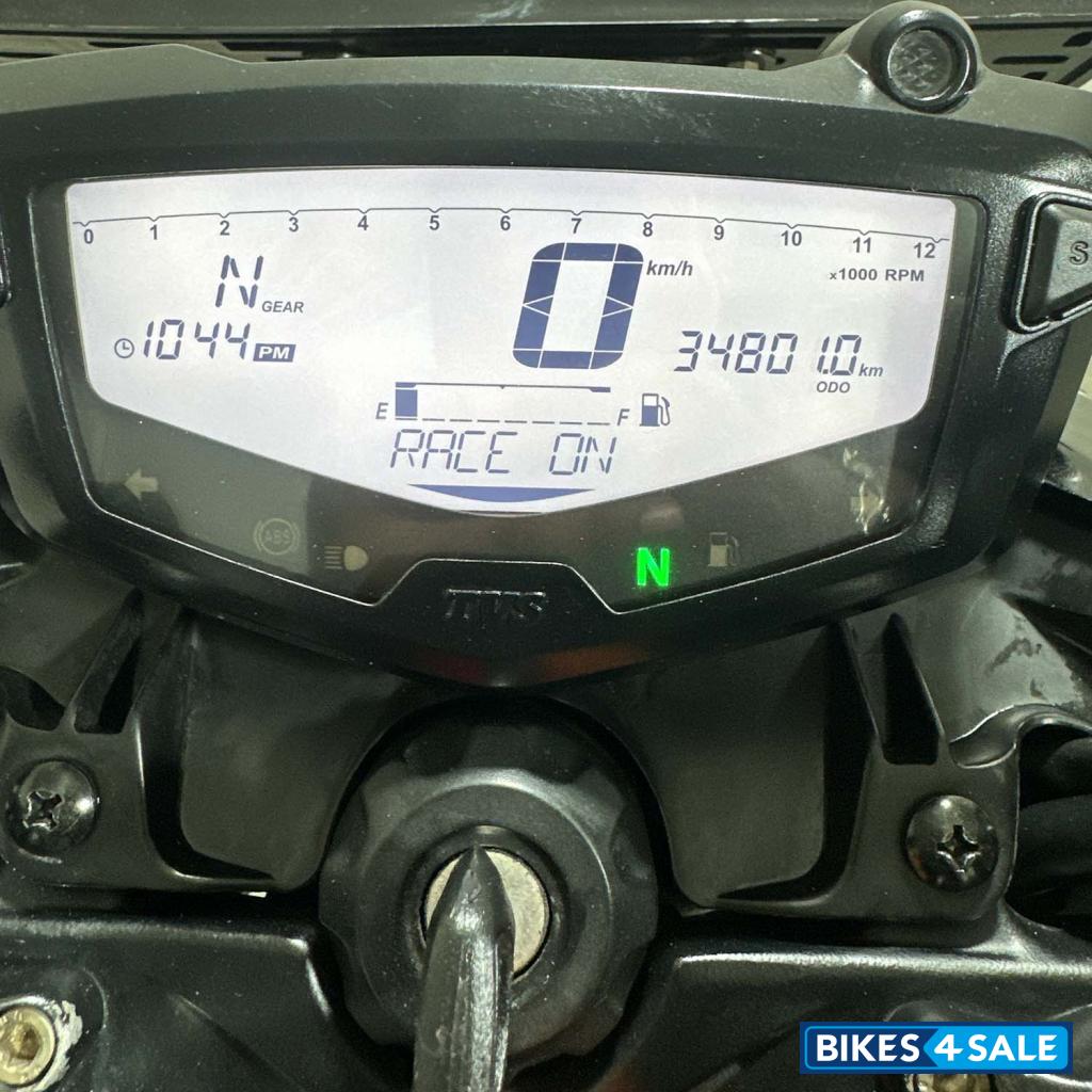 TVS Apache RTR 200 4V