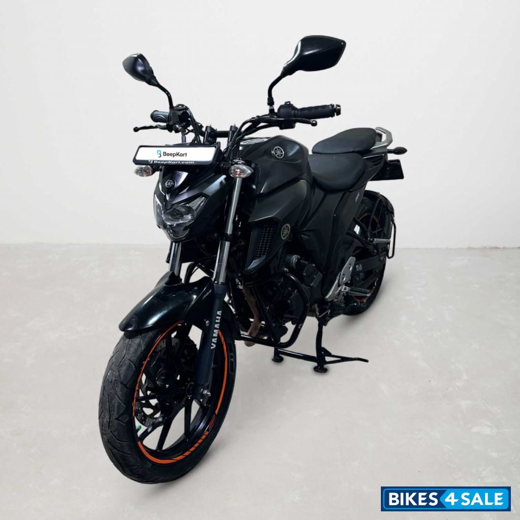 Yamaha FZ25
