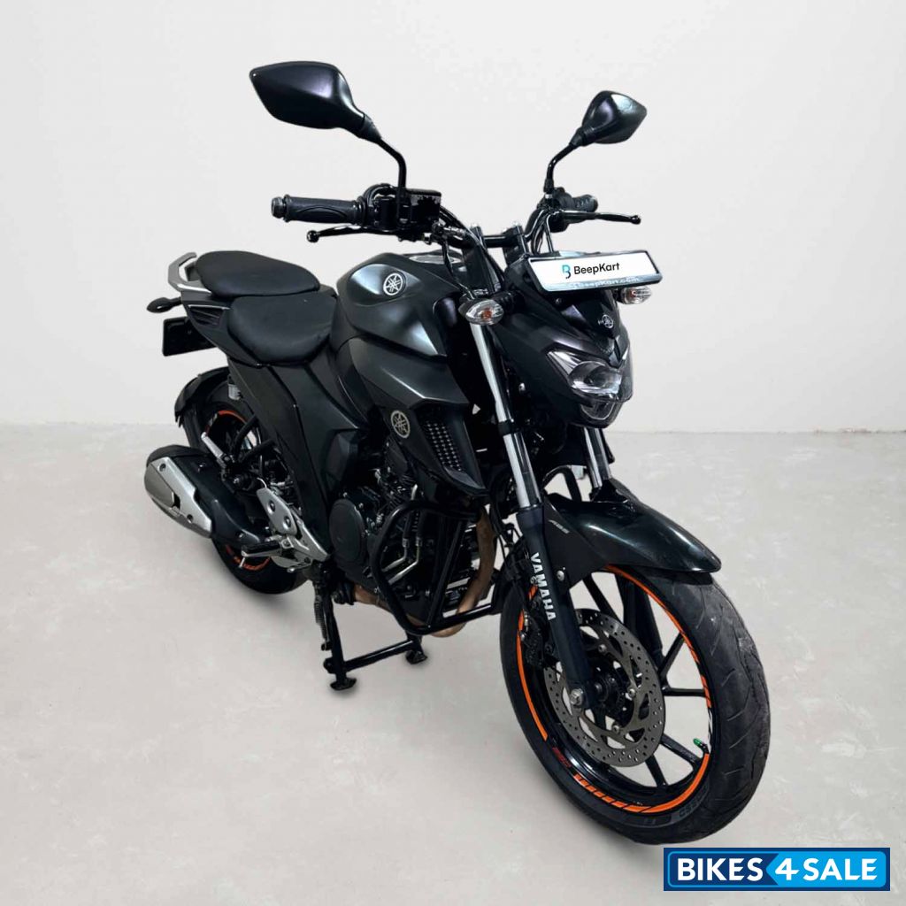 Yamaha FZ25