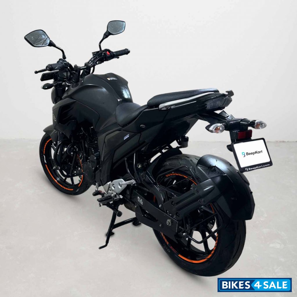 Yamaha FZ25