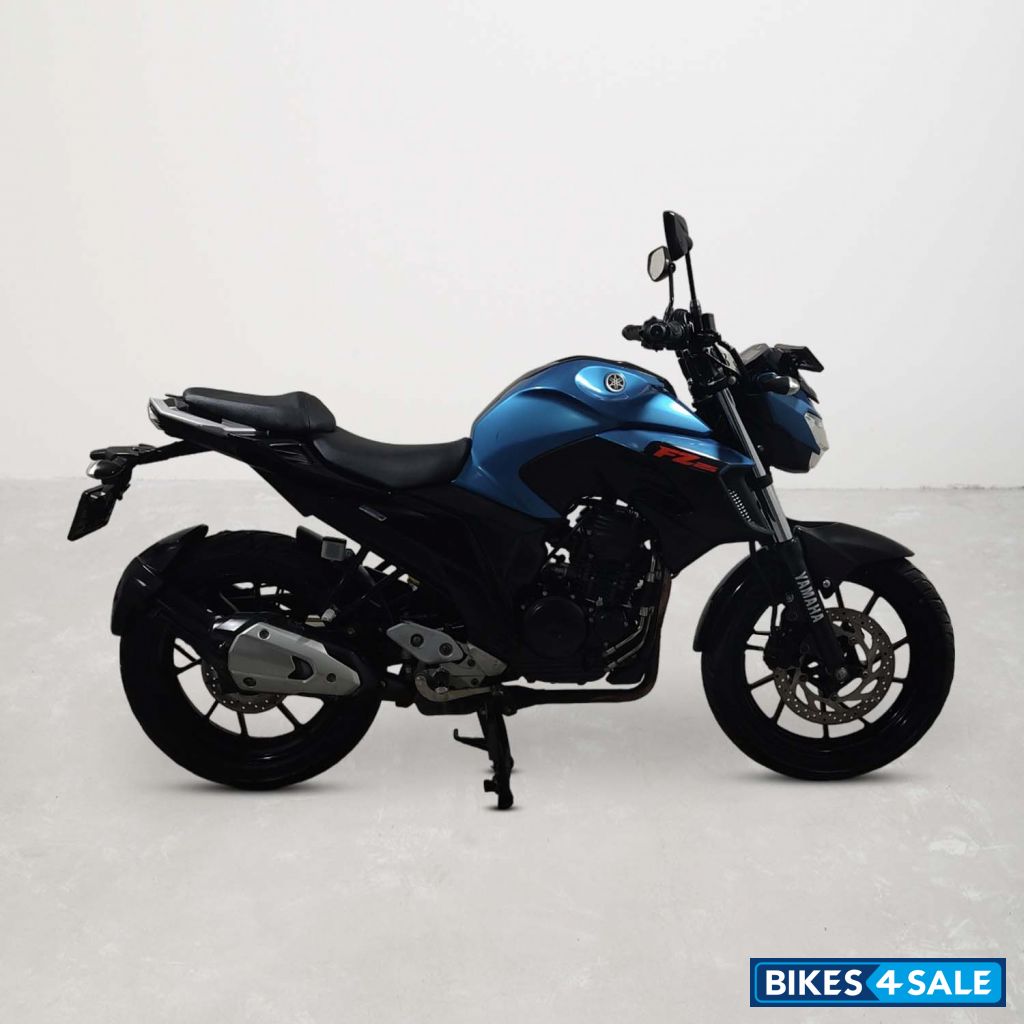 Yamaha FZ25