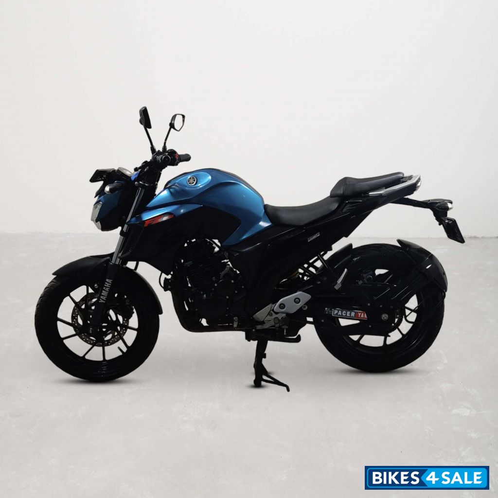 Yamaha FZ25