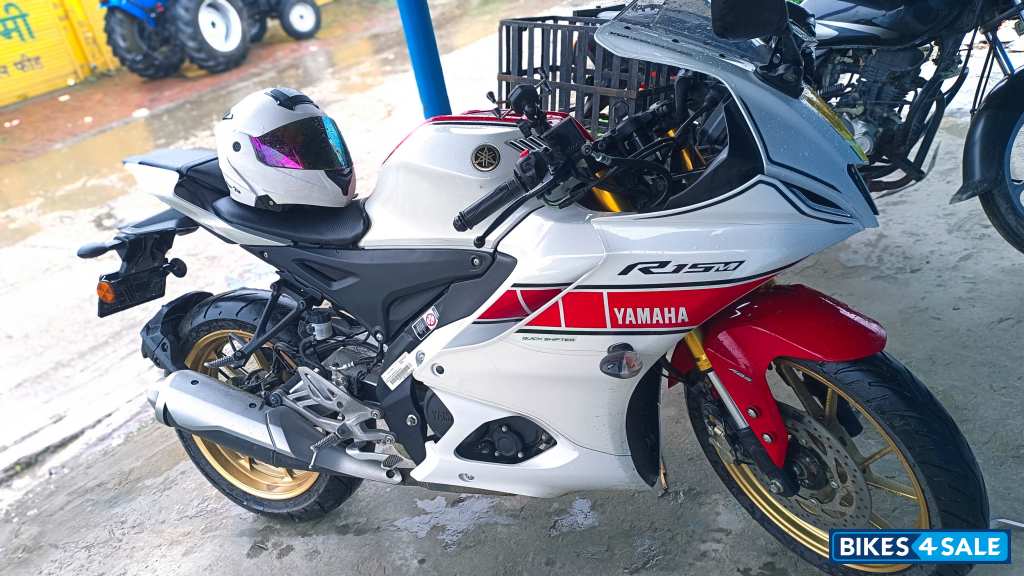 Yamaha R15M WGP 60th Anniversary Edition