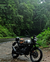 Yezdi Adventure Slick silver