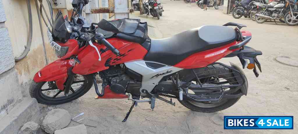 TVS Apache RTR 160 4V