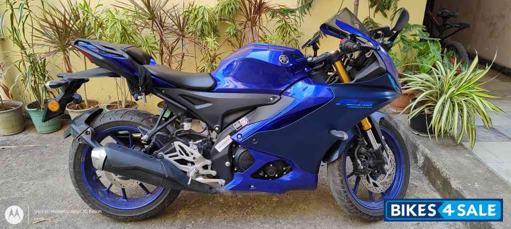 Blue Yamaha R15 V4