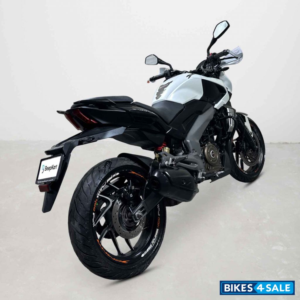 Bajaj Dominar 400