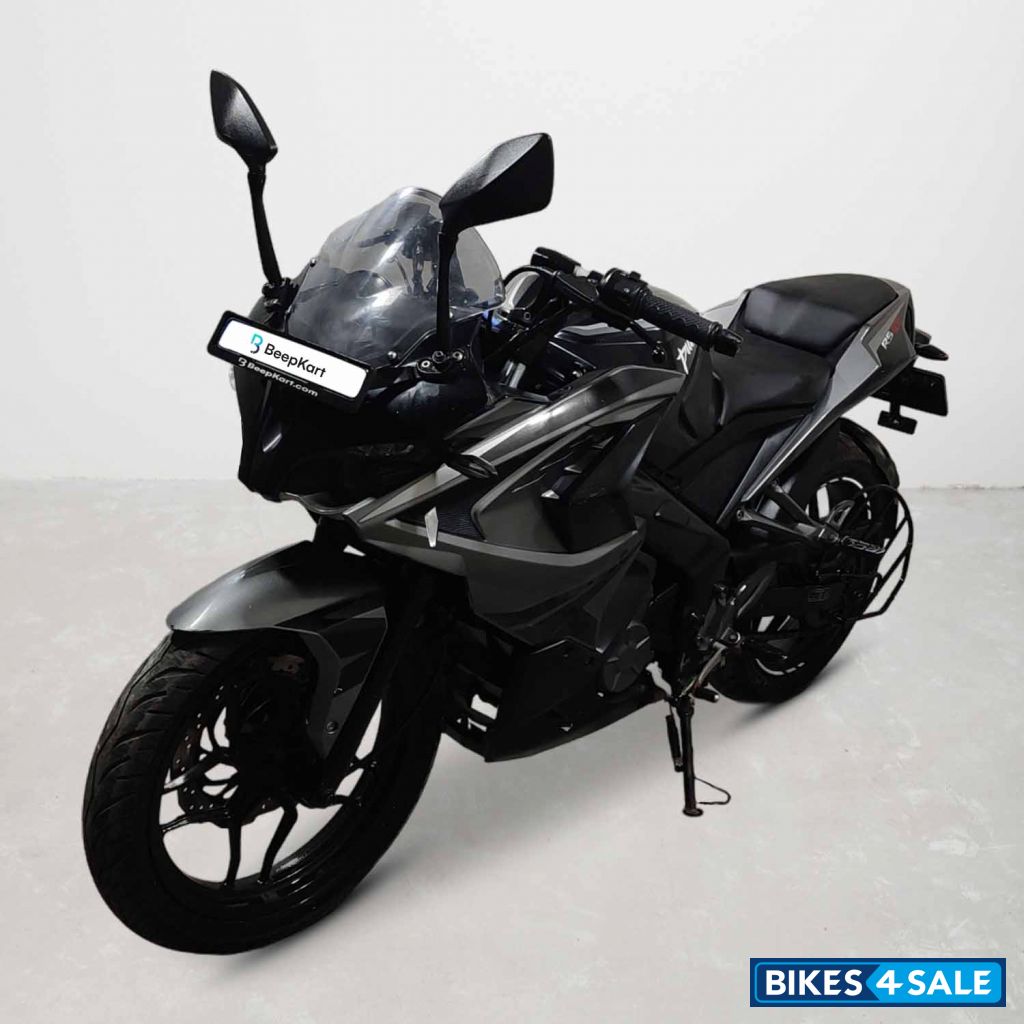 Bajaj Pulsar RS 200