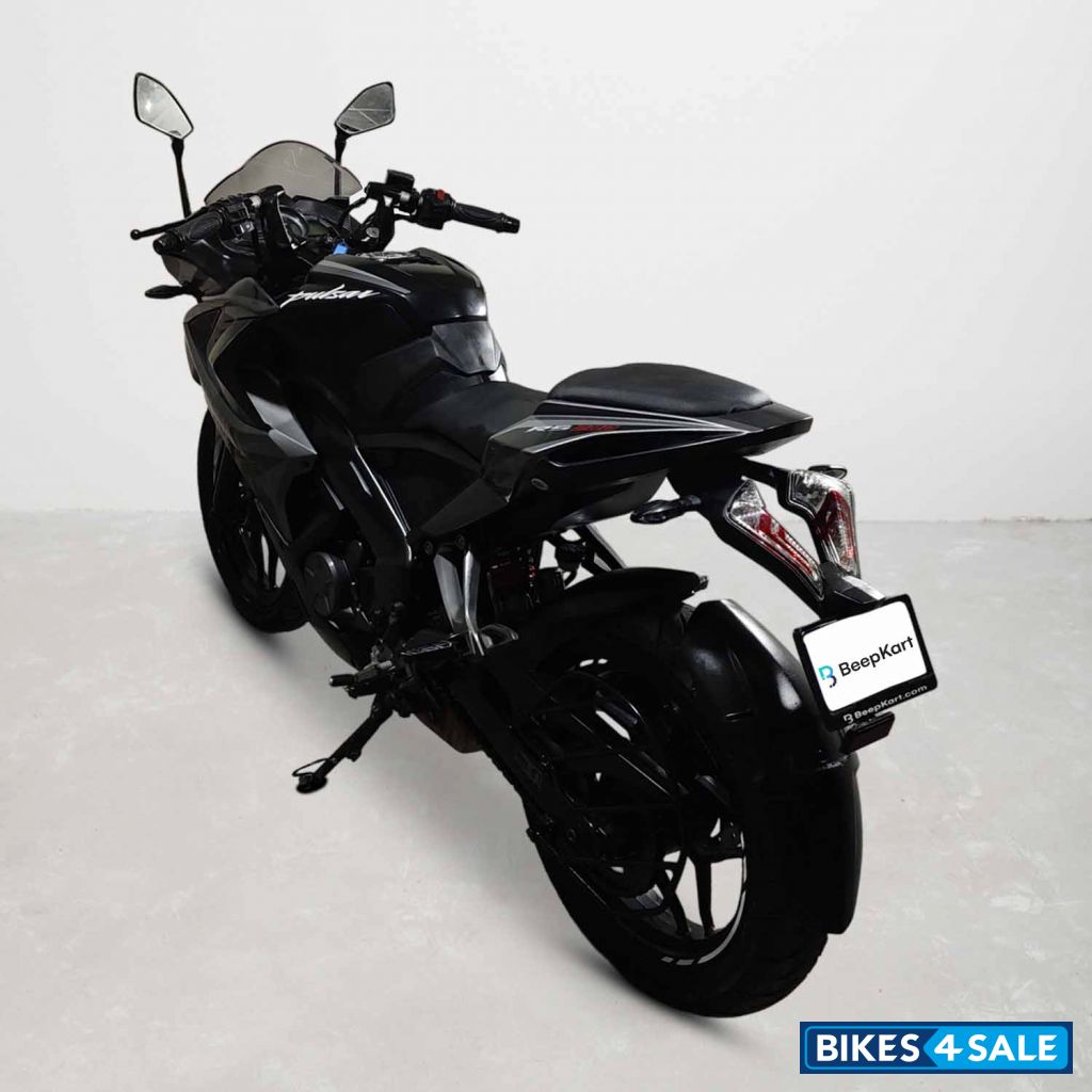Bajaj Pulsar RS 200