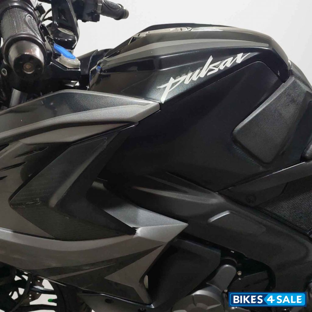 Bajaj Pulsar RS 200