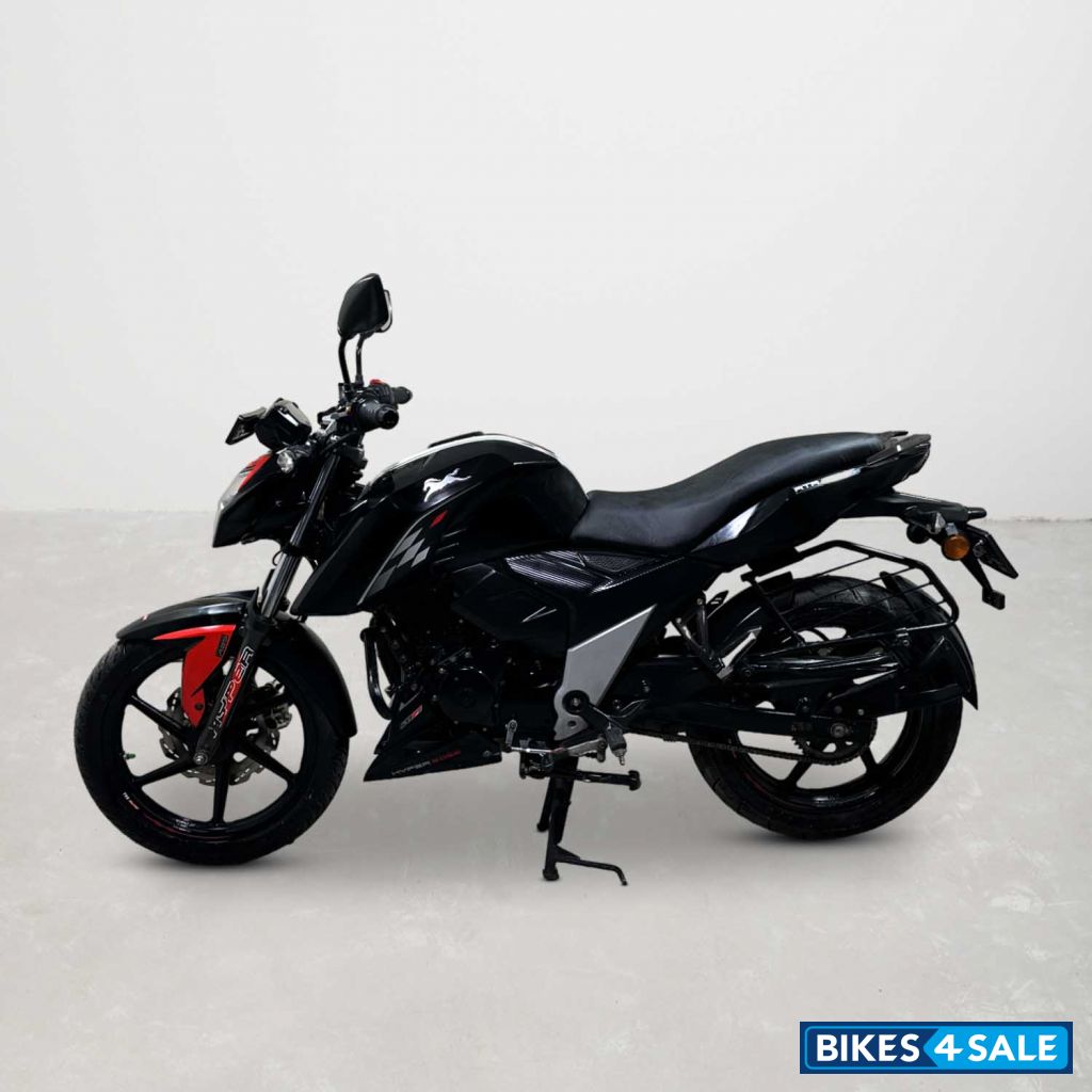 TVS Apache RTR 160 4V