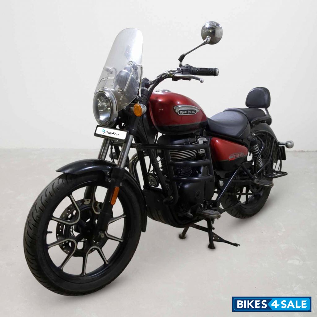 Royal Enfield Meteor 350 Supernova