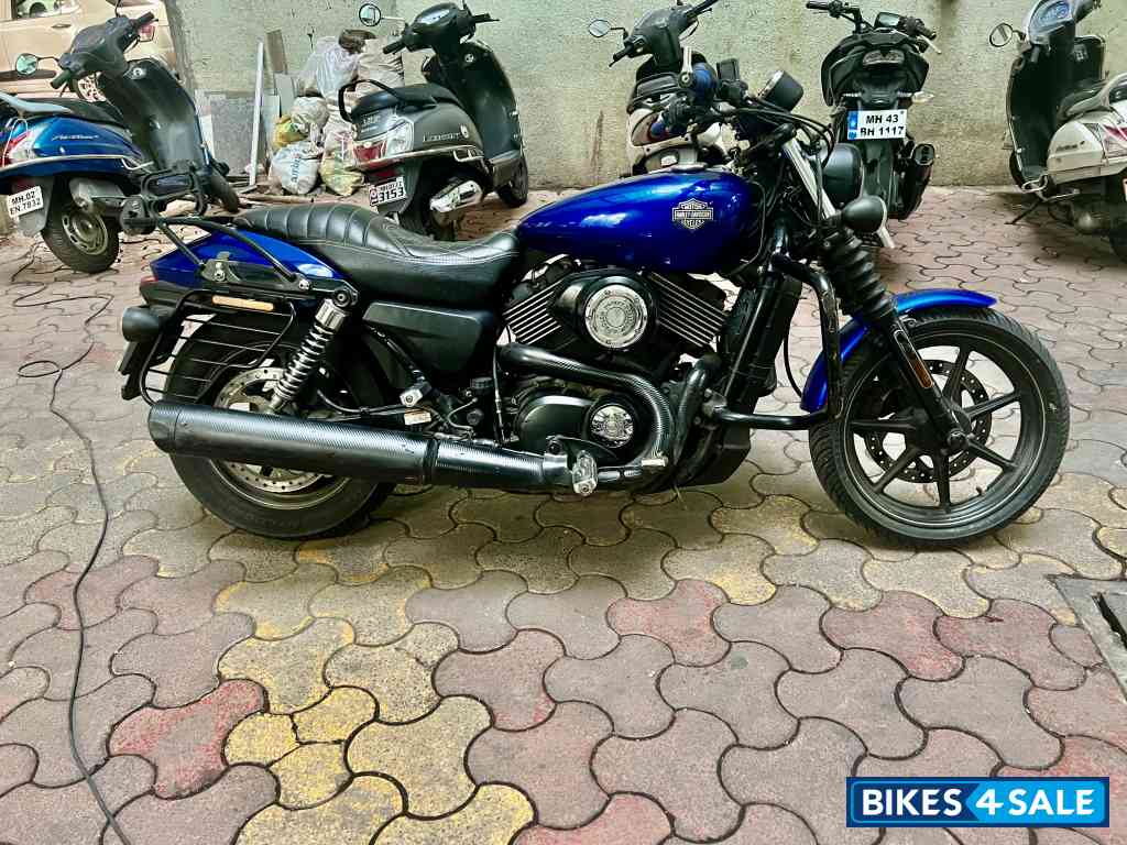 Blue Harley Davidson Street 750