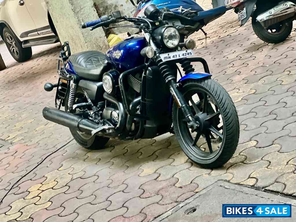 Blue Harley Davidson Street 750