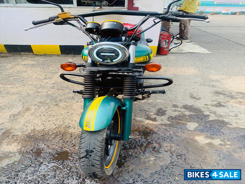 Green Bajaj Avenger Street 220