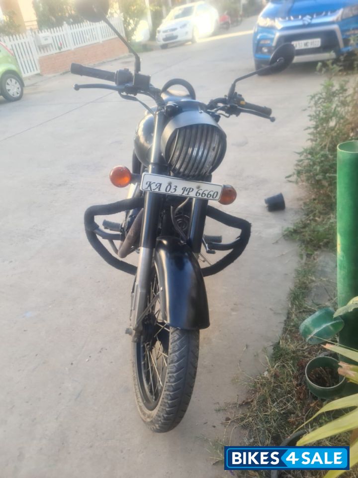 Black Royal Enfield Classic Chrome