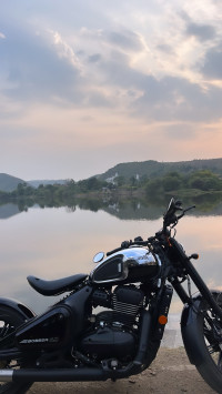Black Mirror Jawa 42 Bobber Black Mirror
