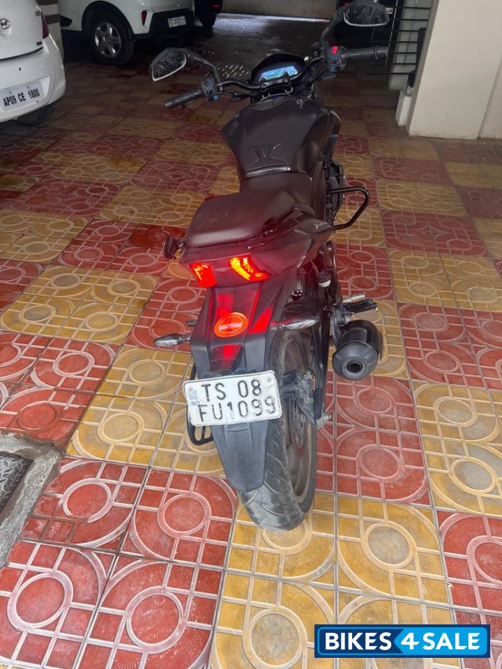 Black Matte Bajaj Dominar 400