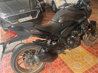 Black Matte Bajaj Dominar 400