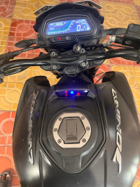 Black Matte Bajaj Dominar 400