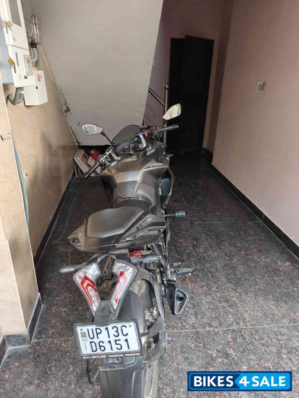 Bajaj Pulsar RS 200 ABS Bajaj Pulsar RS 200 ABS