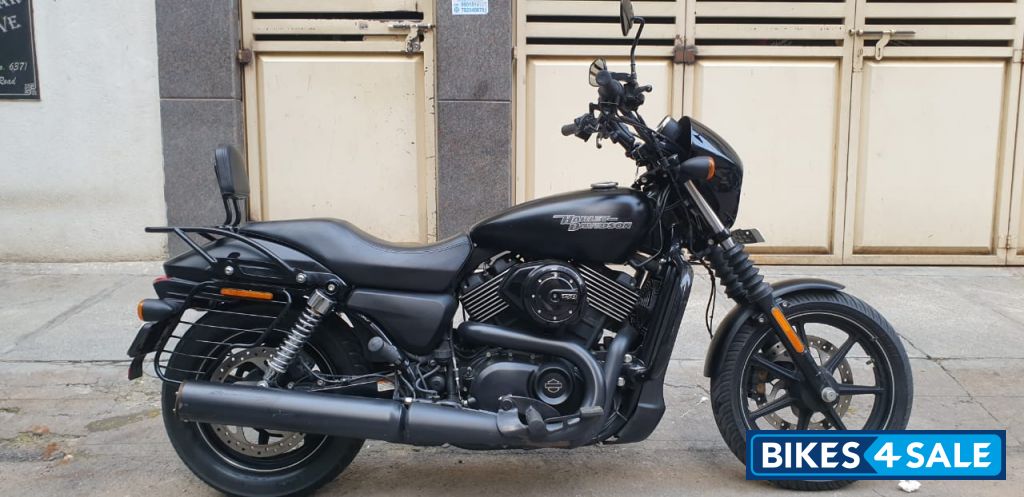 Matte Black Harley Davidson Street 750