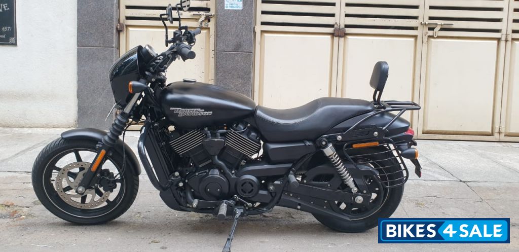 Matte Black Harley Davidson Street 750