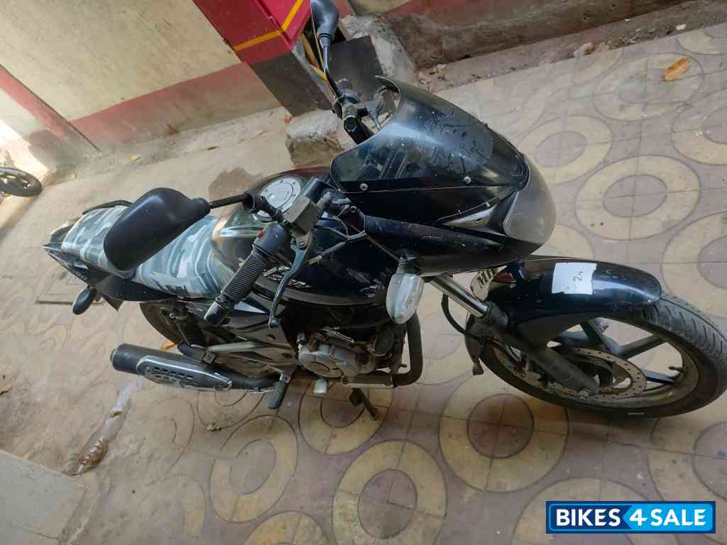 Black Bajaj Pulsar 180 DTSi