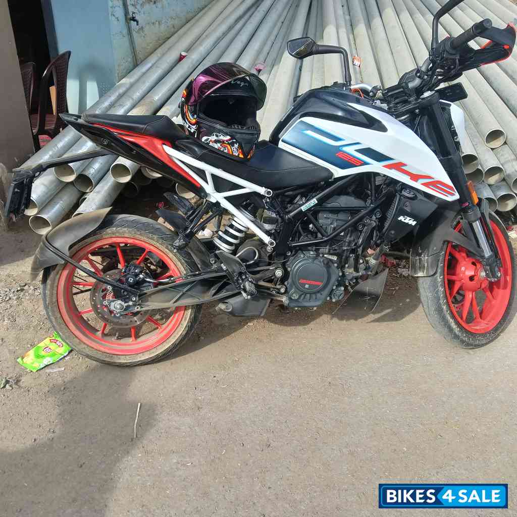 KTM Duke 125