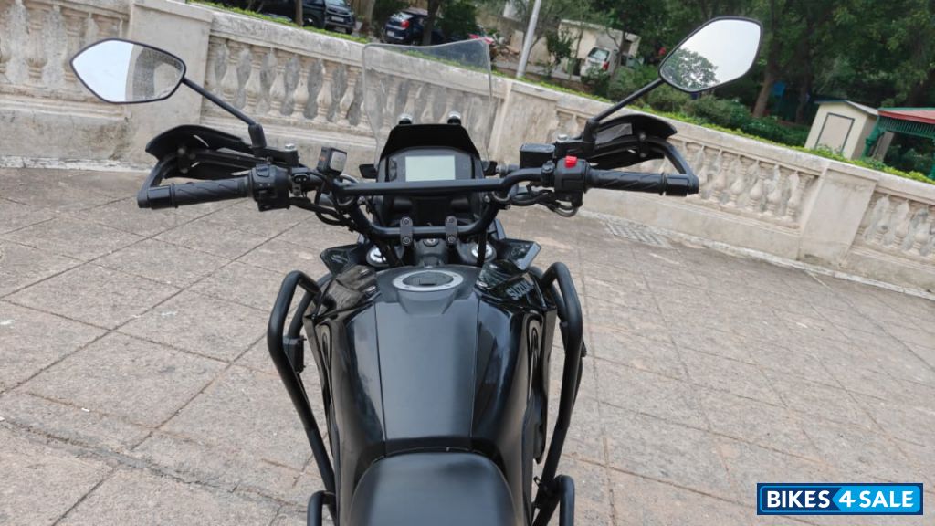 Black Suzuki V-Strom 250 Black Suzuki V-Strom 250