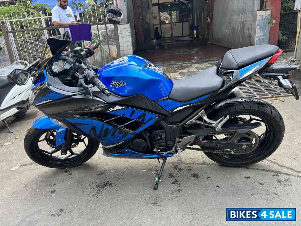 Kawasaki Ninja 300 BS6